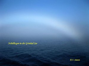Nebelbogen_in_der_Greenland_Sea_in_Höhe_von_Ittoqqotoormiit,_Grönland.jpg