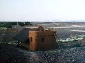 Kuala Desert Lodge mitten in der Namib - ca 45°C.jpg