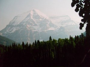 Der Mount Robson  3954 m.jpg